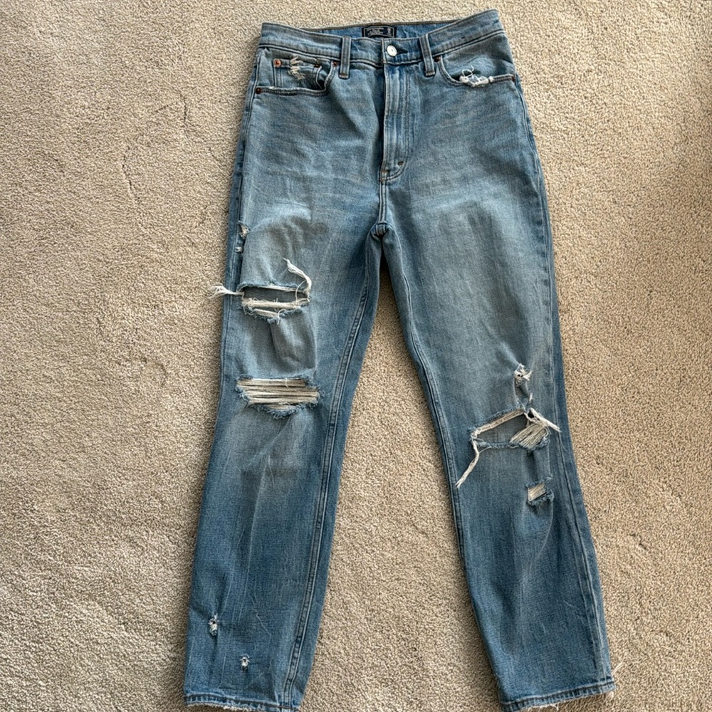 Abercrombie ultra high rise mom Jean
